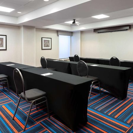 Hampton Inn Denver-International Airport Exterior photo