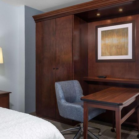 Hampton Inn Denver-International Airport Exterior photo