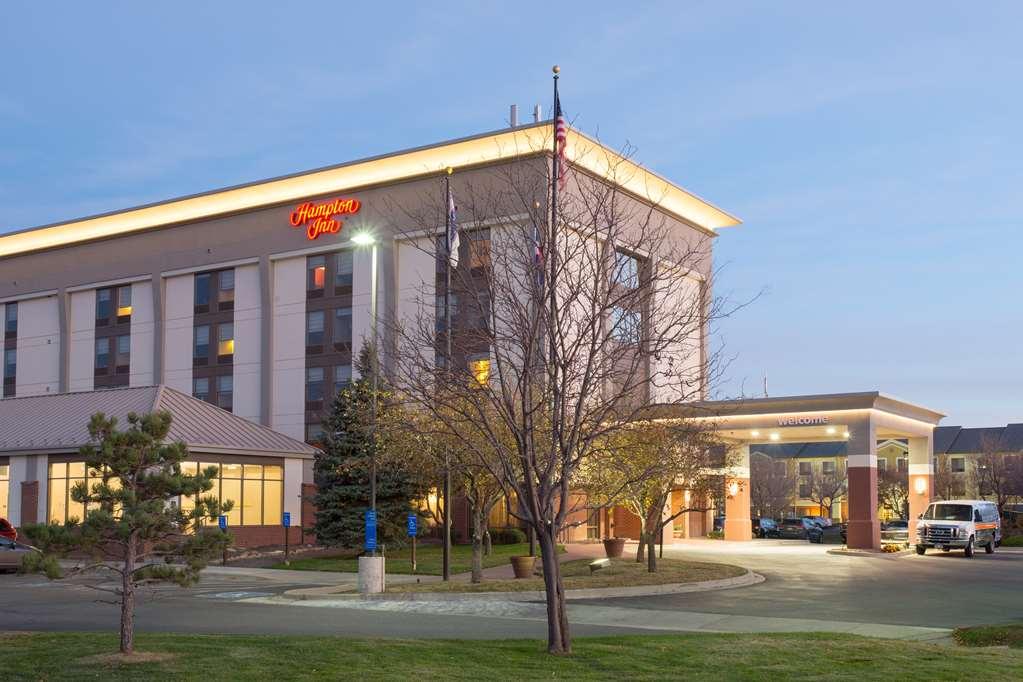 Hampton Inn Denver-International Airport Exterior photo