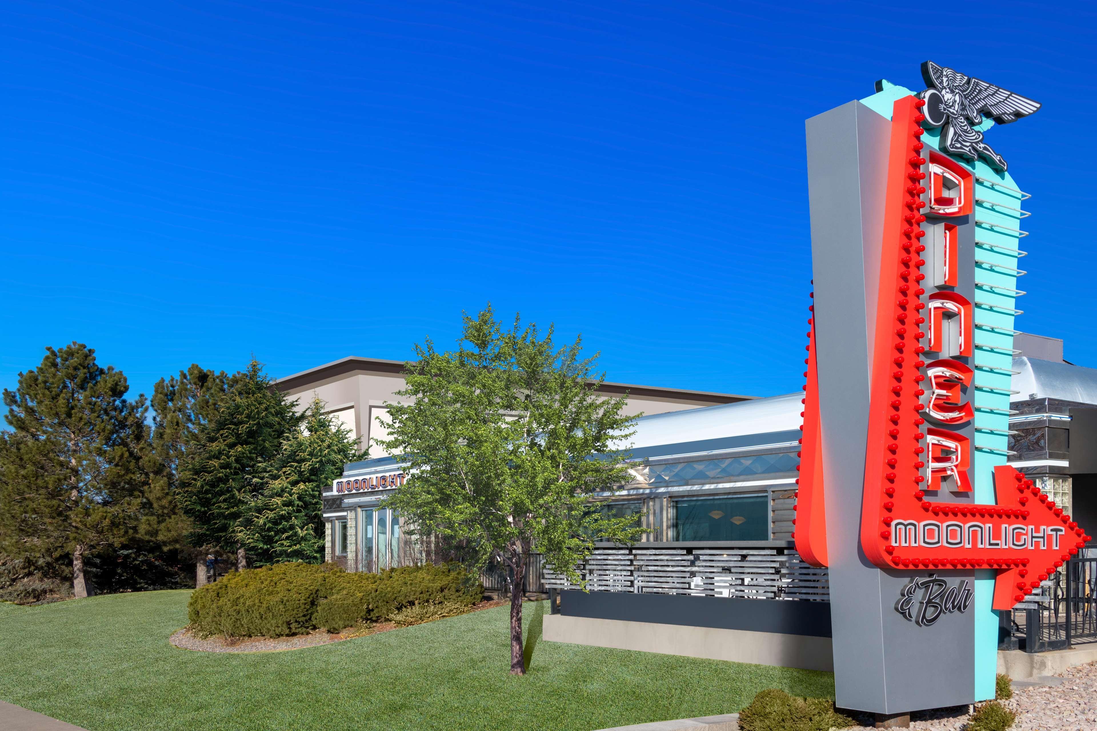 Hampton Inn Denver-International Airport Exterior photo