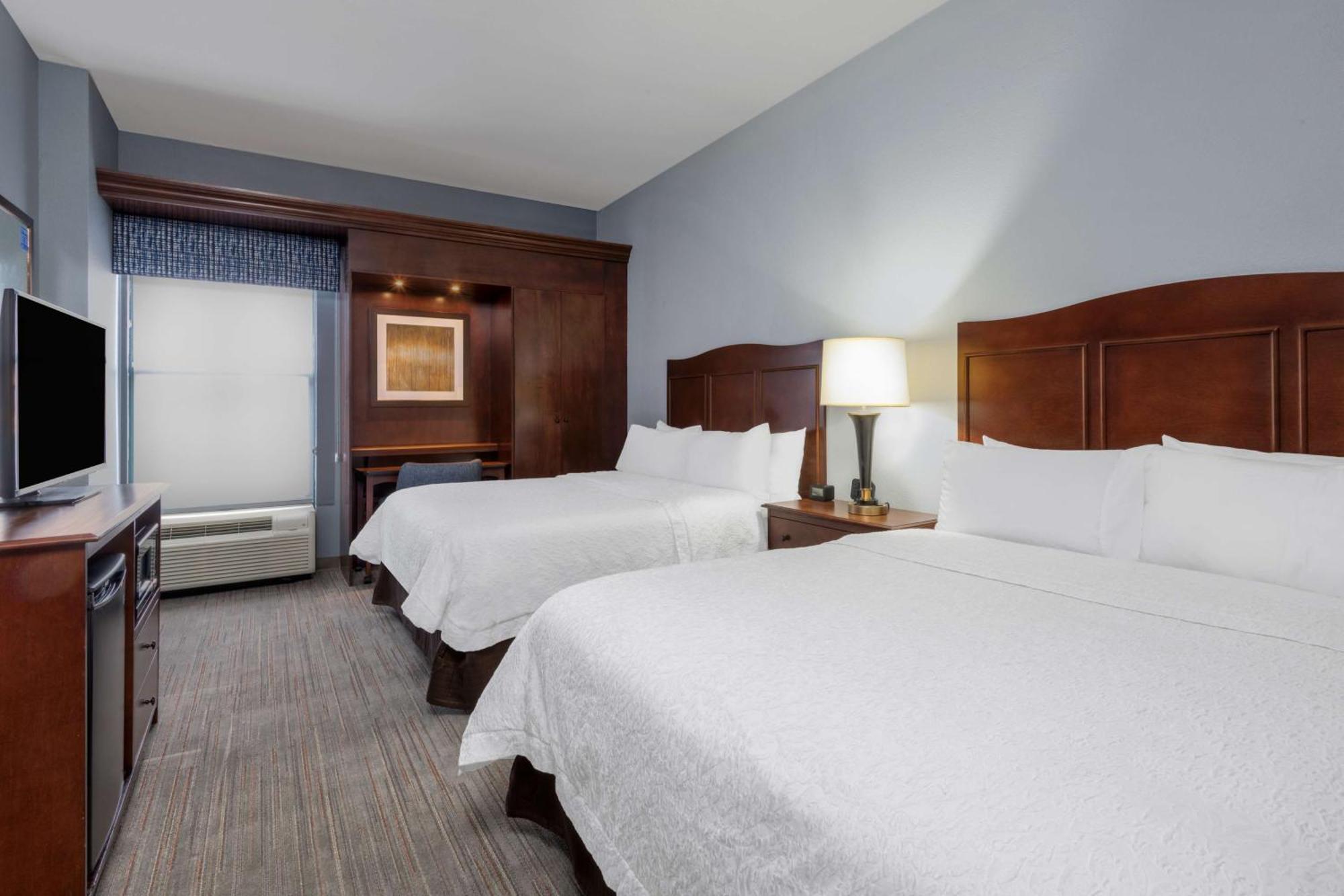 Hampton Inn Denver-International Airport Exterior photo