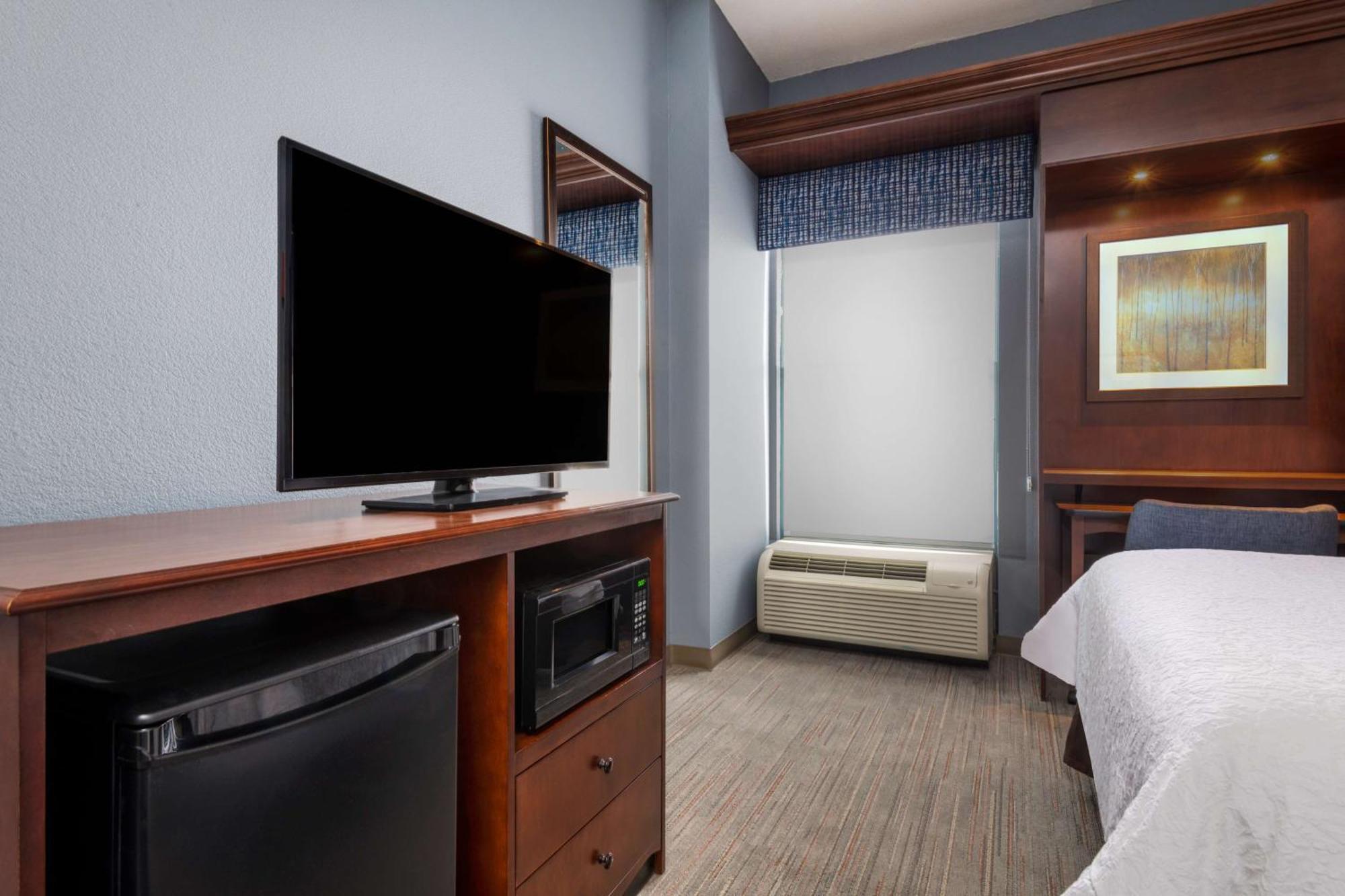 Hampton Inn Denver-International Airport Exterior photo