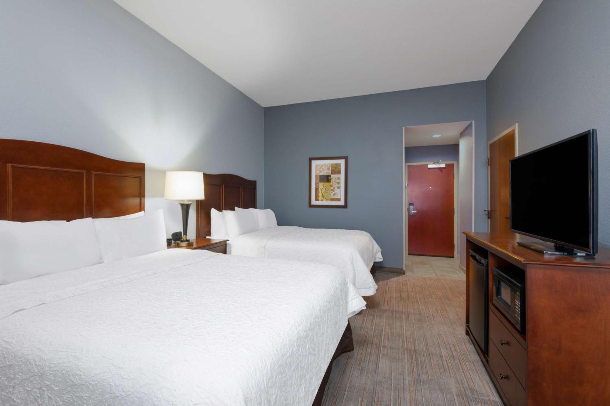Hampton Inn Denver-International Airport Exterior photo