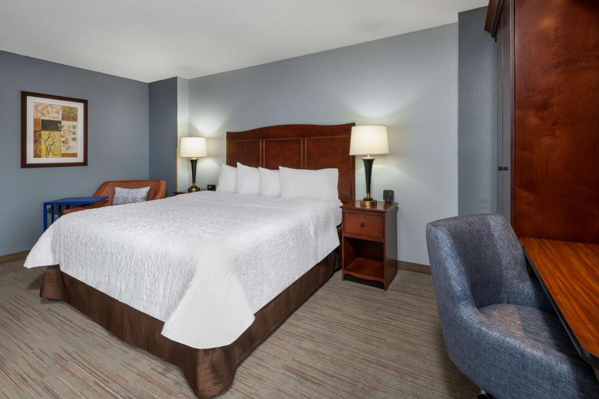 Hampton Inn Denver-International Airport Exterior photo