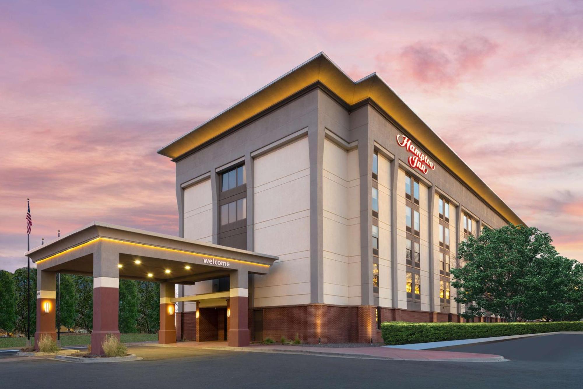 Hampton Inn Denver-International Airport Exterior photo