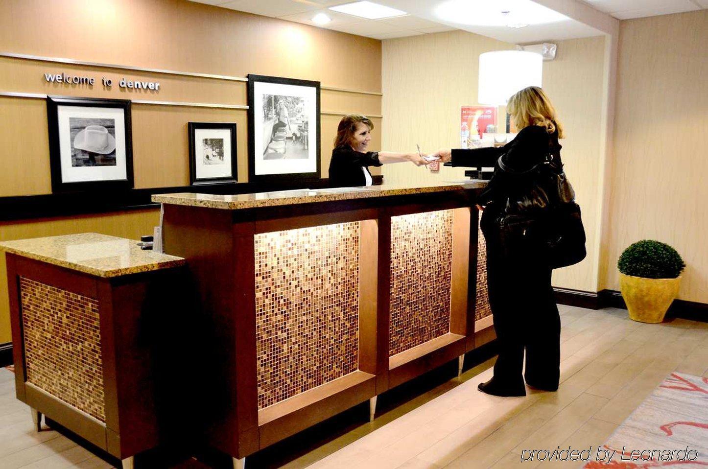 Hampton Inn Denver-International Airport Exterior photo