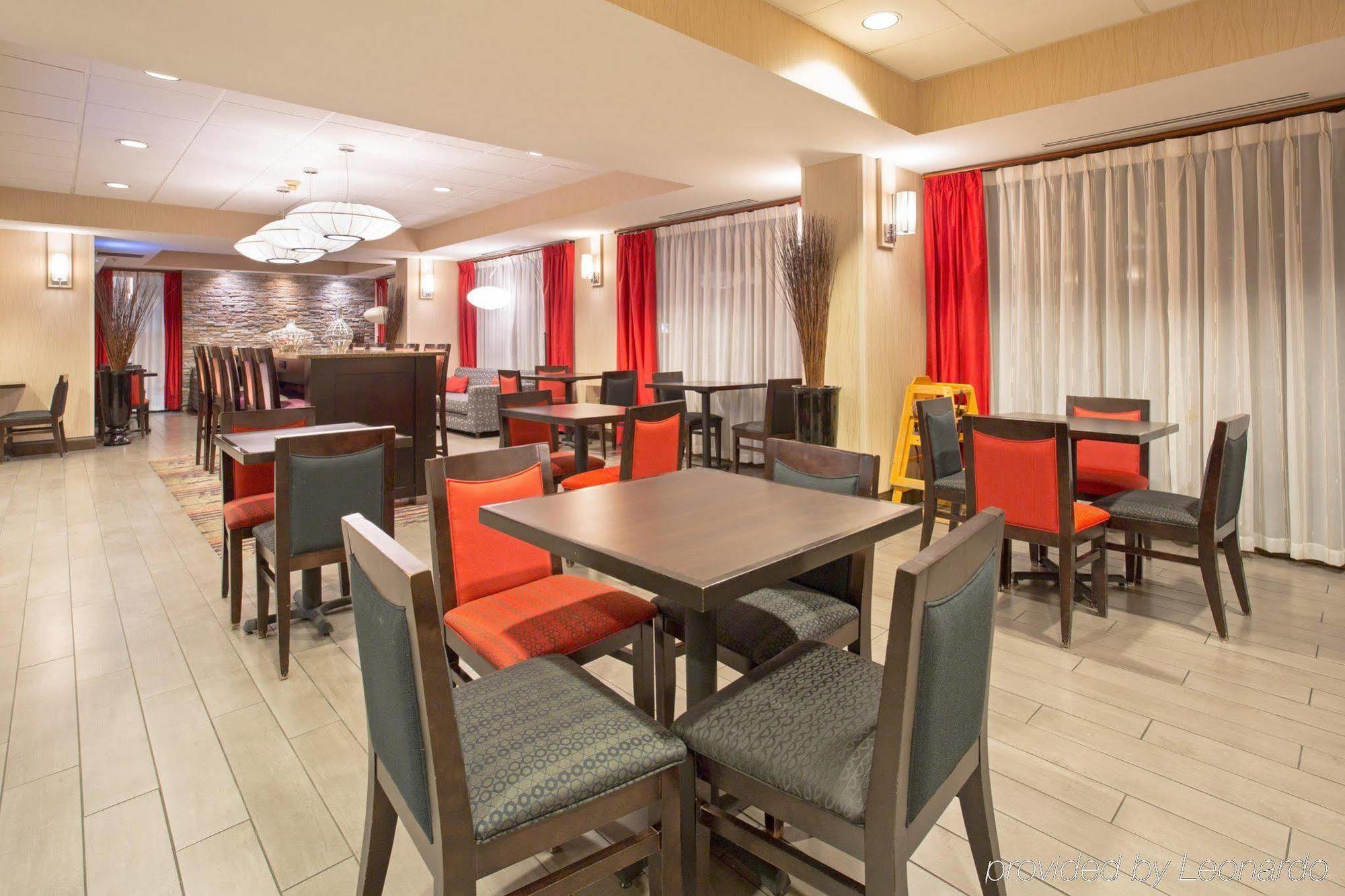 Hampton Inn Denver-International Airport Exterior photo