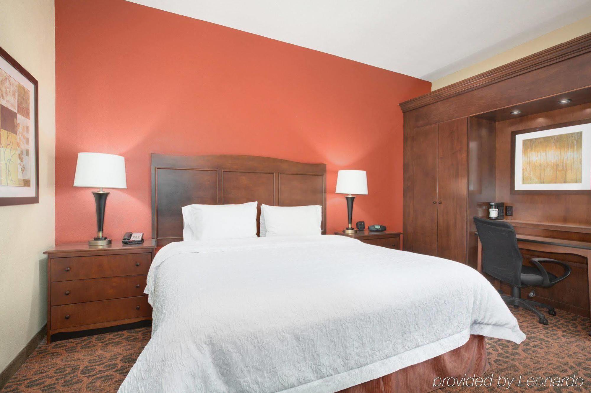 Hampton Inn Denver-International Airport Exterior photo