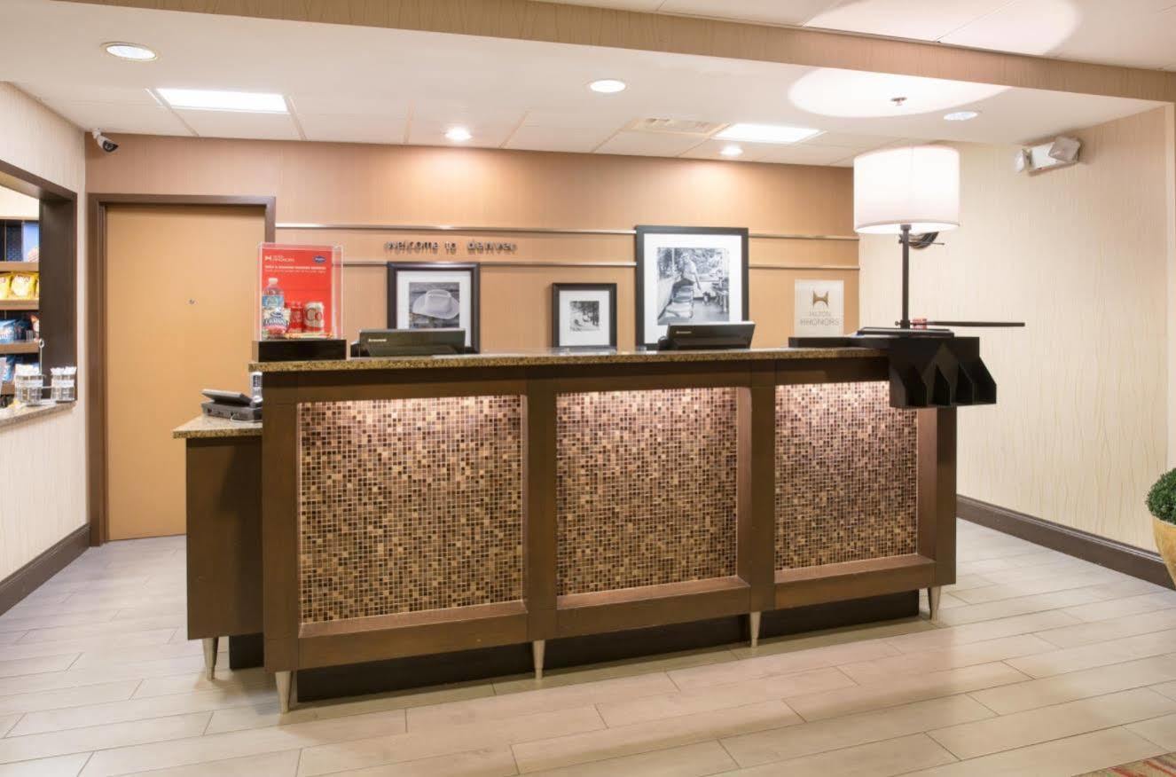 Hampton Inn Denver-International Airport Exterior photo